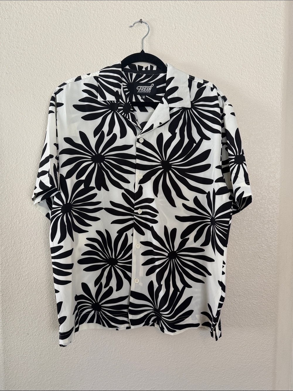 Drill Clothing Co. Black & White Floral Button-Up Shirt for Men Size Medium